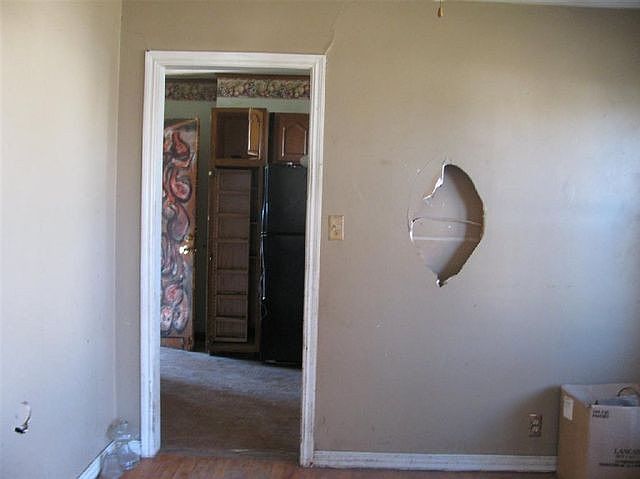 2nd image of 1111 E 6th St