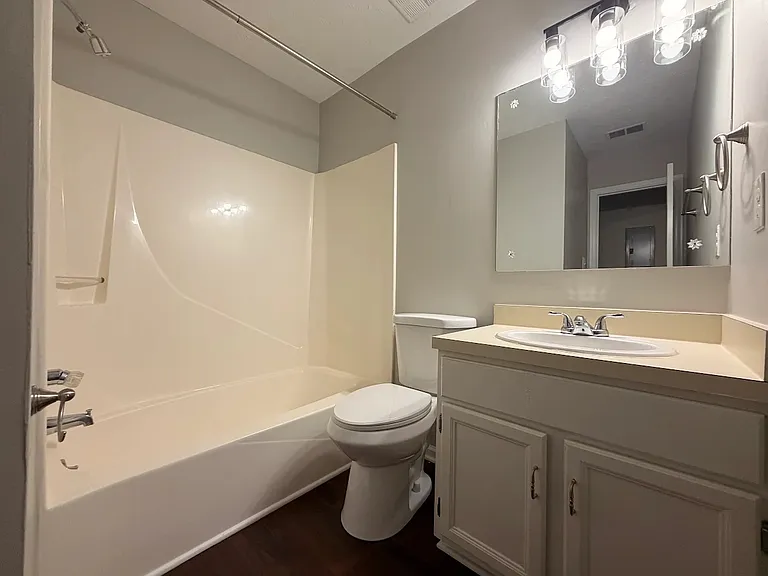 140 Cumberland Ct #A — Photo 2