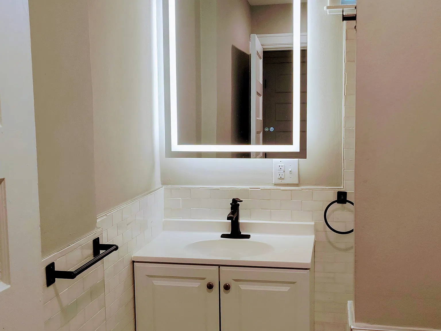 2 bed, 1050 sqft, $1,850 — Photo 4