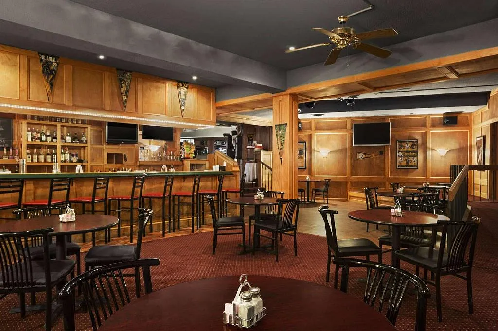 Lions Crest Apartments — Photo 4