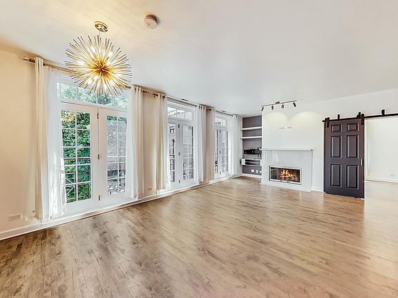 4th image of 710 N Orleans St #C