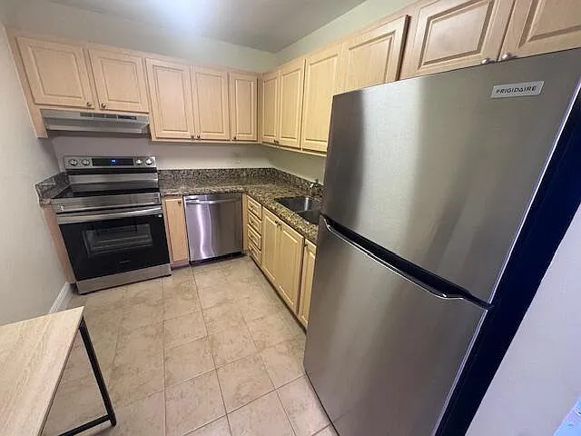 6475 Bay Club Dr #4 — Photo 6