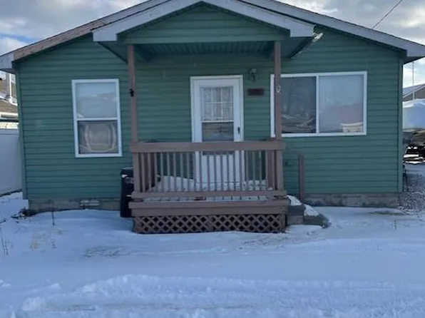 7819 Lake Dr, Algonac, MI 48001