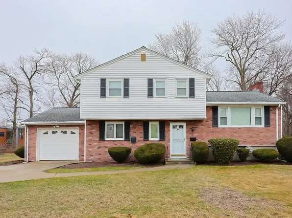 17 Flint Locke Rd, Randolph, MA 02368