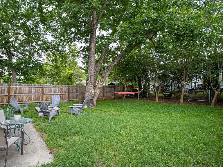 103 Ashley Ct — Photo 23