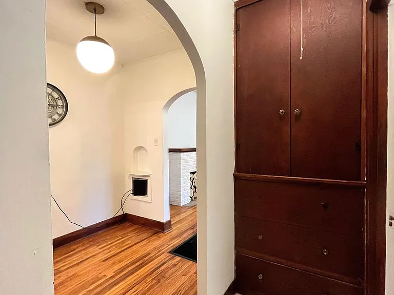 209 W 8th Ave — Photo 6