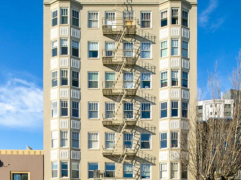 2380 California St — Photo 15