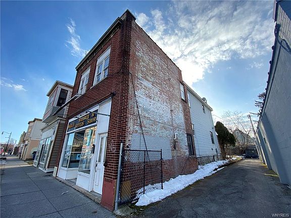 2nd image of 194 Grant St