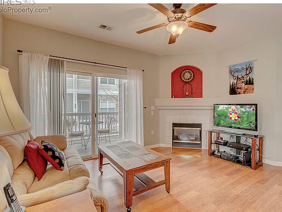 Main Family room w/ patio