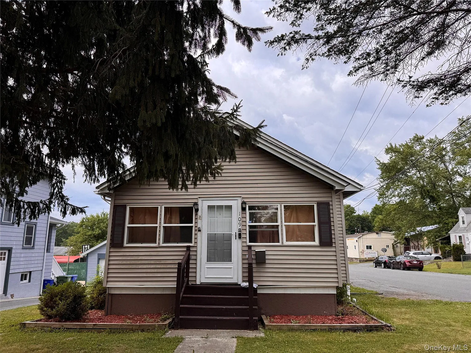 3 bed, 2.0 bath, 922 sqft, $2,500 — Photo 3