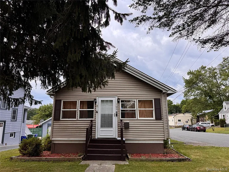 109 Lake Ave — Photo 3