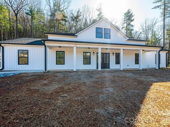 1721 Songbird Ct SE, Lenoir, NC 28645