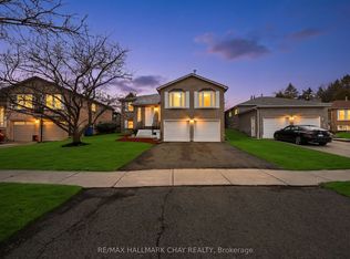 26 Stonehill Blvd, East Gwillimbury, ON L9N 1E3