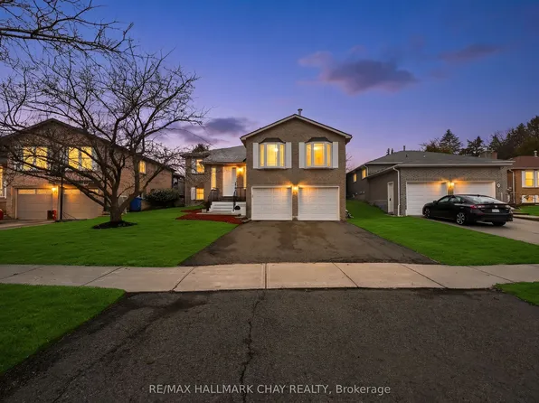 26 Stonehill Blvd, East Gwillimbury, ON L9N 1E3