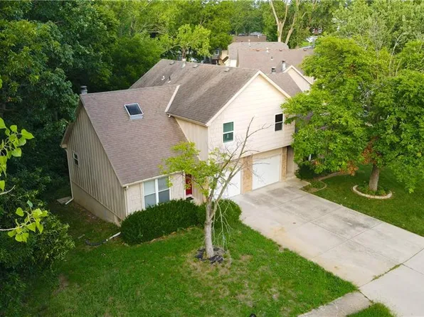 9522 W 77th Ter, Overland Park, KS 66204