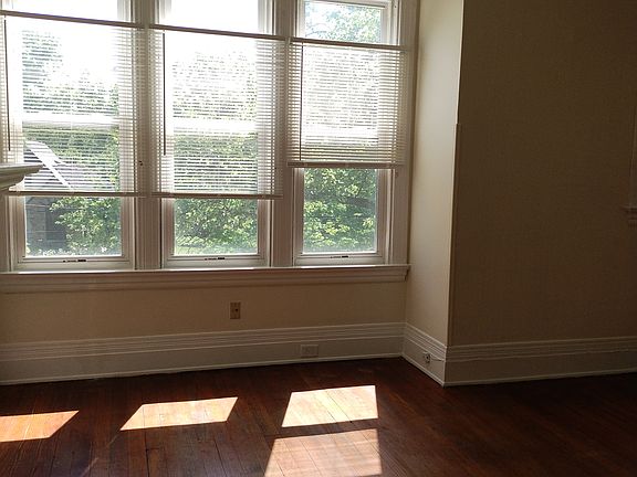 4th image of 3521 Clifton Ave #2
