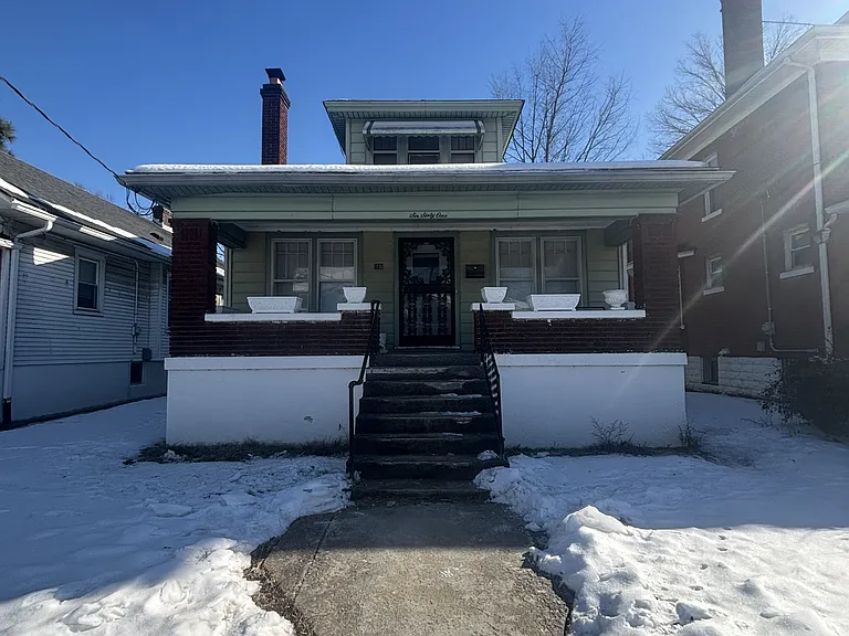 661 Cecil Ave — Photo 1