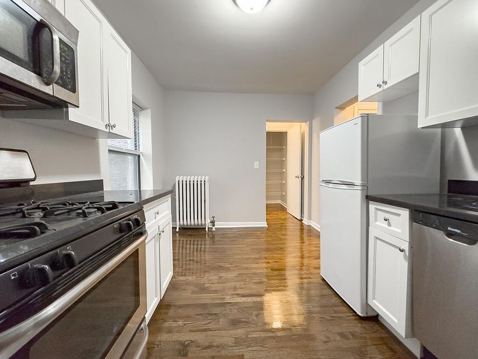 1st image of 5746 N Winthrop Ave APT 202