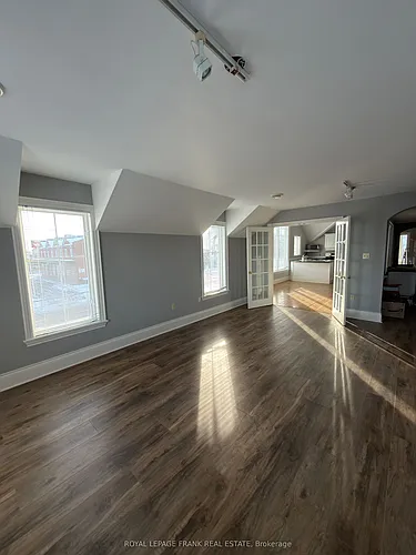 64 Park Rd N #UPPER Photo 1