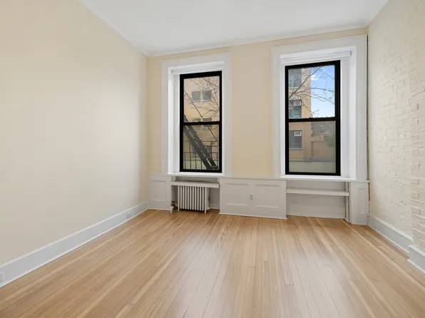 330 West 17th Street image 4 of 6