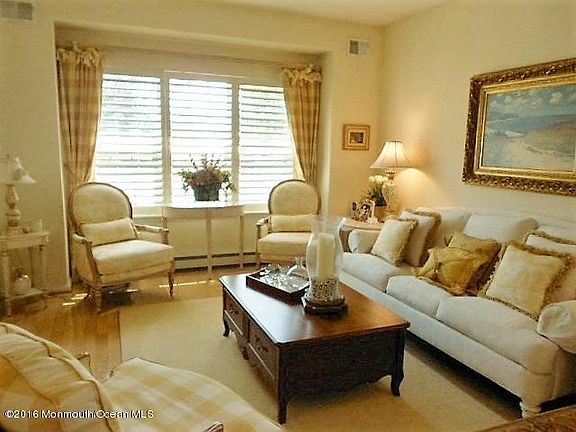 4th image of 6 Daniell Ct
