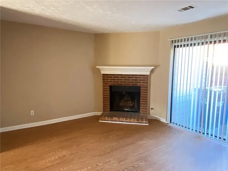 2840 Webb Bridge Rd — Photo 7