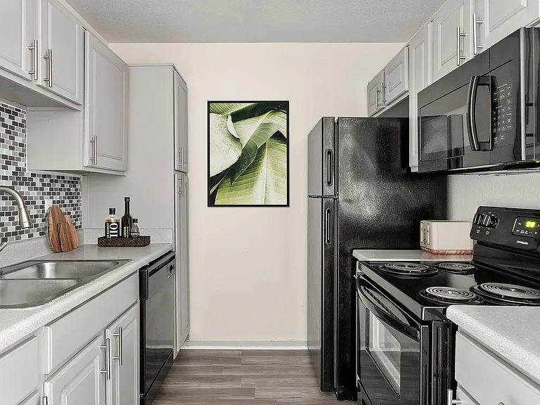 C235370 Enclave at Bear Creek_VS Still_2B2B_Kitchen