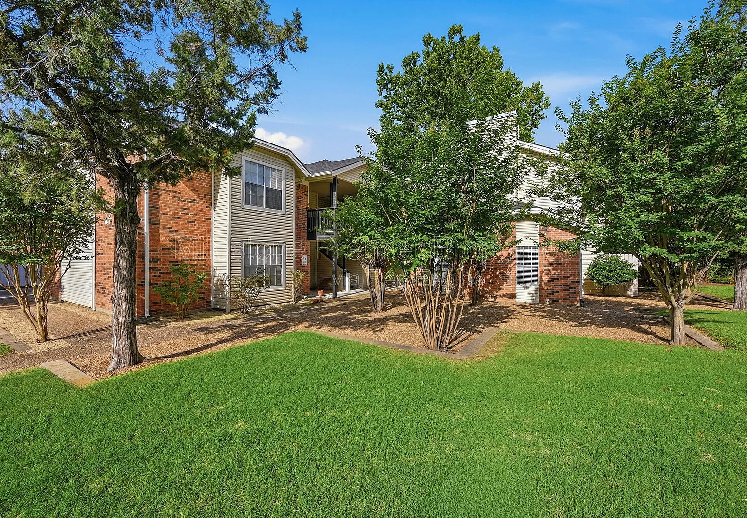 2 bed, 1.5 bath, 1287 sqft, $1,135 — Photo 1
