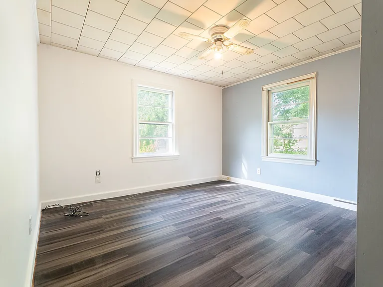 846 Crestway Dr — Photo 2