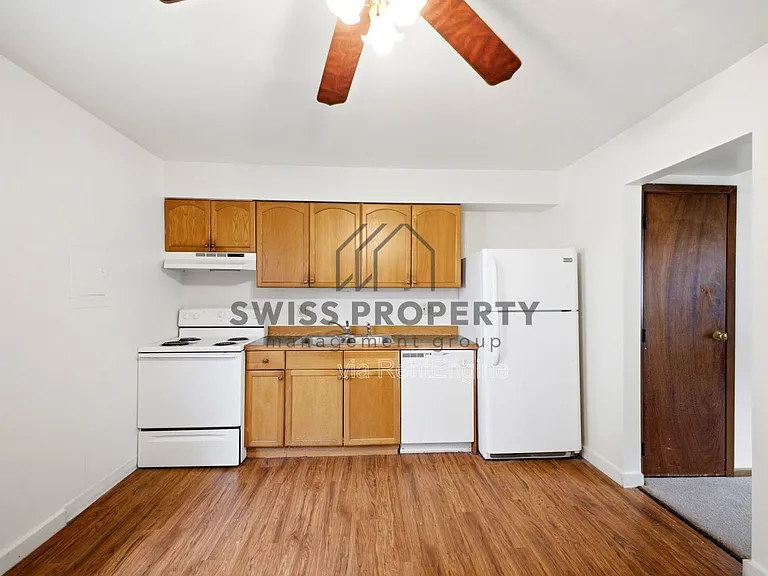 1577 Briarwood Ave — Photo 6