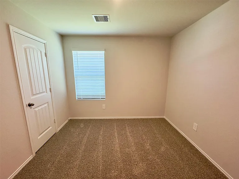 1714 Windsor Blvd — Photo 23