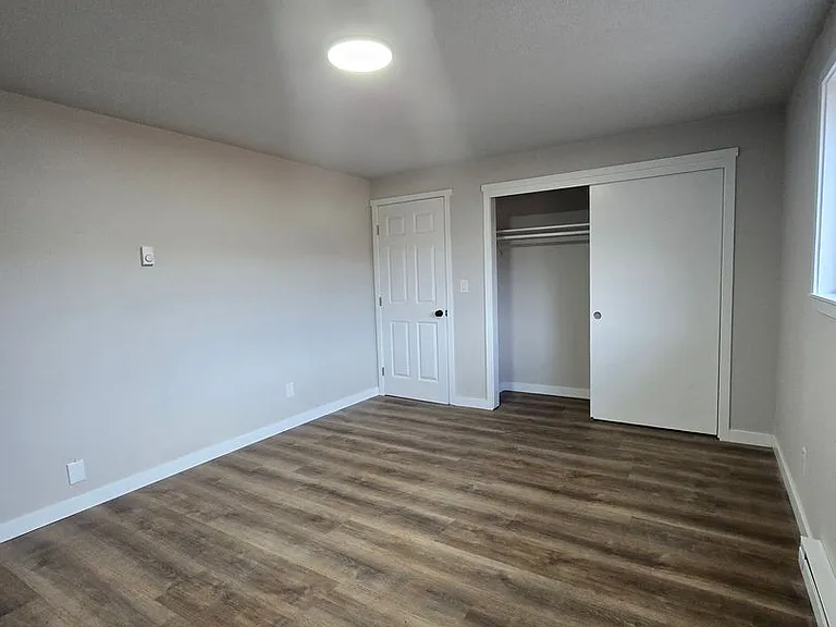 Oak Street Fourplex — Photo 8