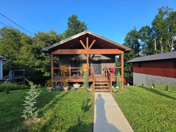 141 Daniel Ln, Elizabethton, TN 37643