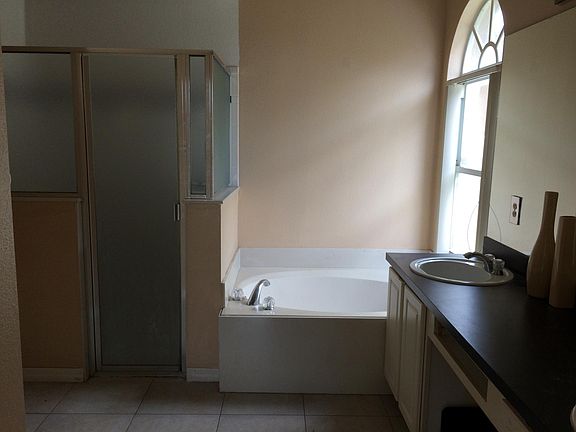 3rd image of 2601 Deck Ave