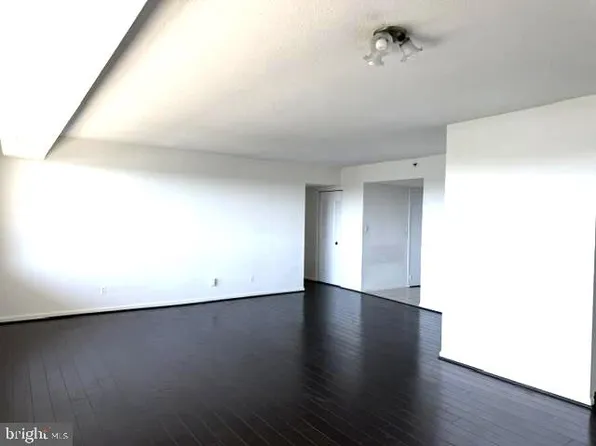 3713 George Mason Dr #704, Falls Church, VA 22041
