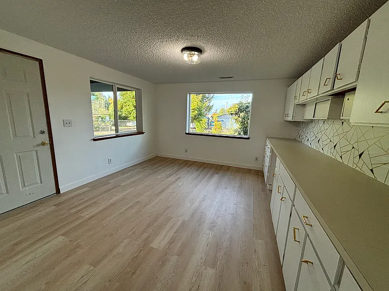 3257 Halverson Ave — Photo 15