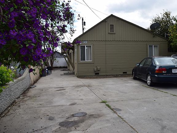 4th image of 2456 Summer St