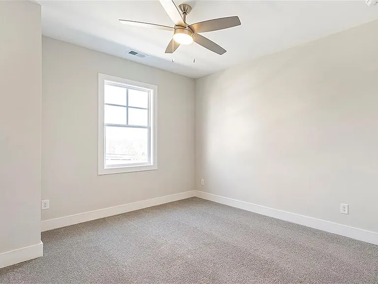152 Palm St — Photo 25