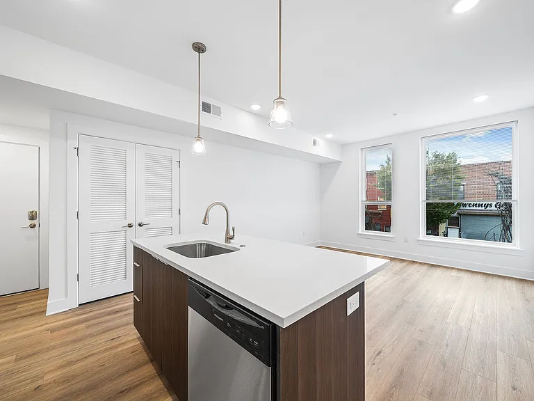 4324 Lancaster Ave — Photo 28