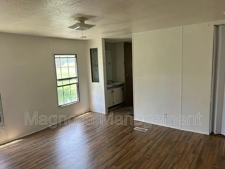 31 S Oliver Dr #10 — Photo 6