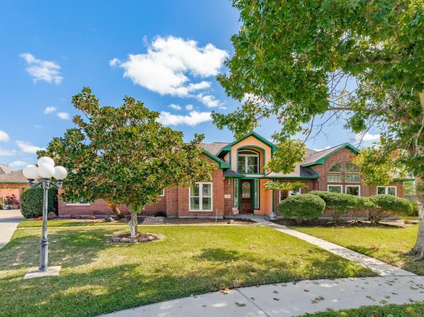 55 Mandevilla Ct, Lake Jackson, TX 77566