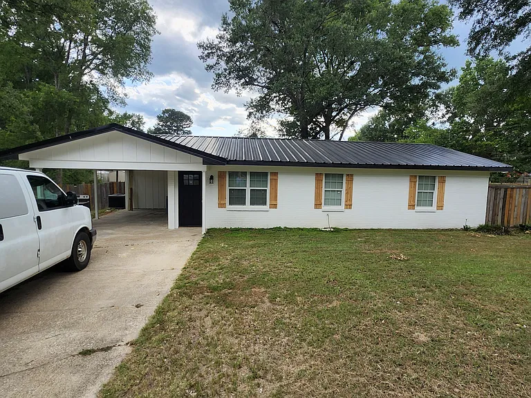 102 Ruby Ln — Photo 6