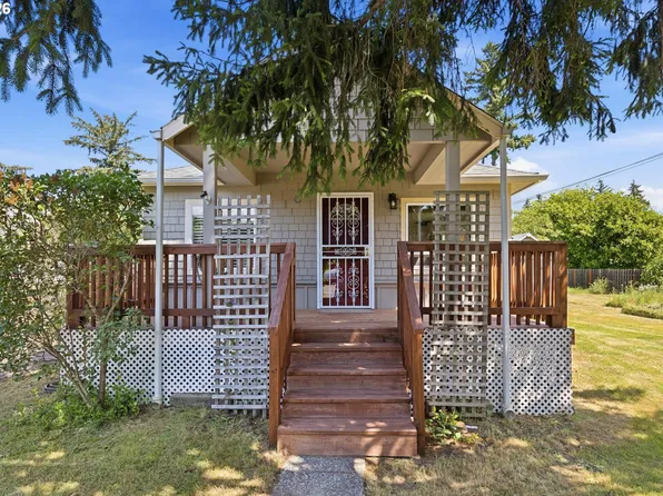 8327 SE Clatsop St, Portland, OR 97266
