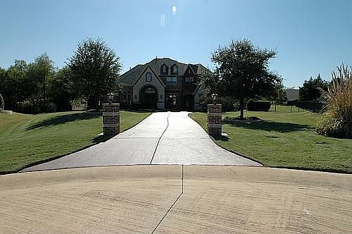 1st image of 4306 Savannah Cir