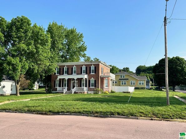 205 W 3rd St, Ponca, NE 68770