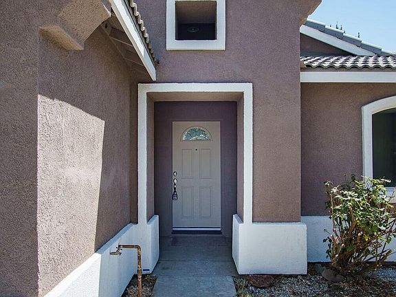 3rd image of 15572 Naples Ln