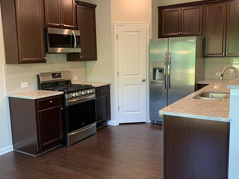 1319 Elderwood Way — Photo 10