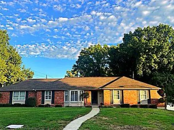8632 W 88th Ter, Overland Park, KS 66212