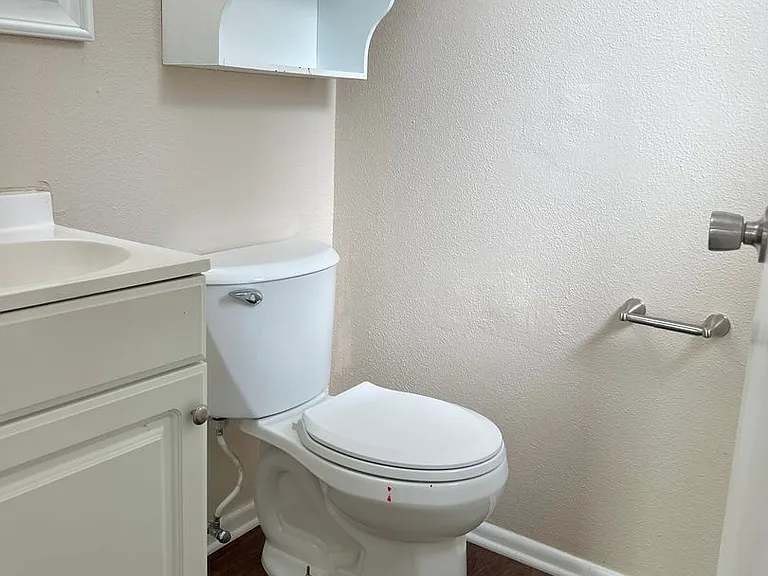 205 Beverly Dr — Photo 13