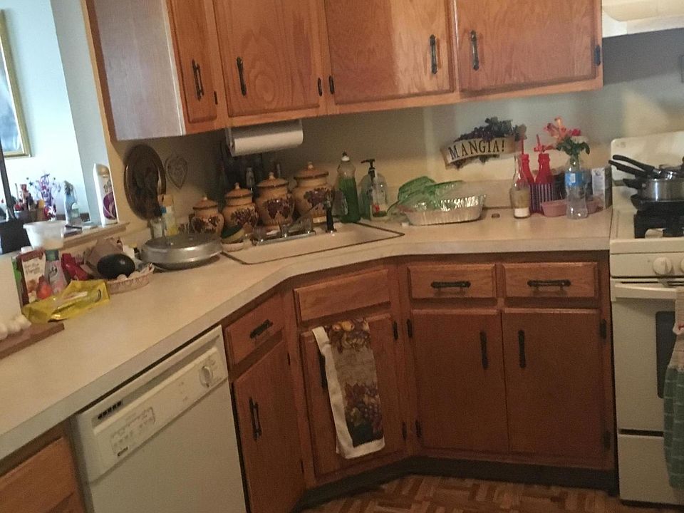 2nd image of 28 Poets Cir